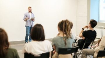 تفسير رؤية دكتور أو دكتورة الجامعة في المنام