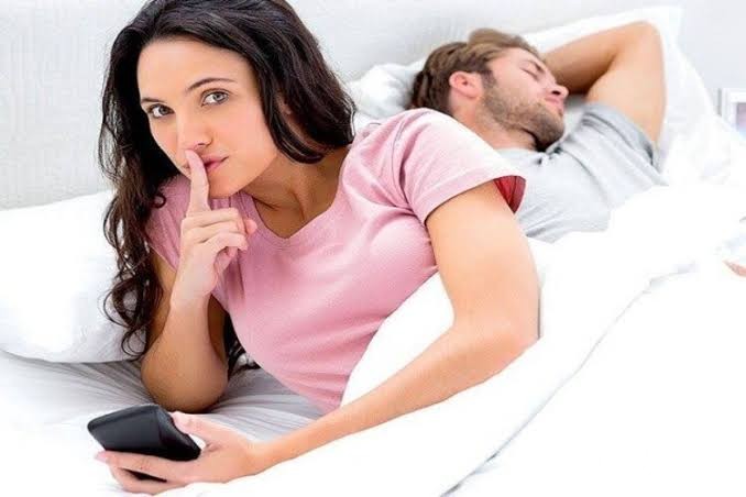 ما تفسير حلم رؤية زوجتي مع أخي في المنام