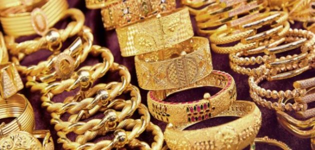 ما تفسير حلم رؤية الأساور الذهب في اليد للحامل 1 تفسير حلم الأساور الذهب في اليد للحامل