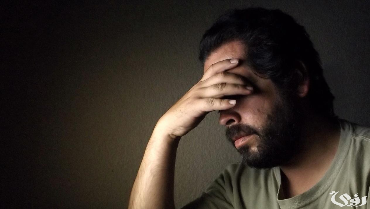 ما تفسير رؤية شخص تحبه يبكي في المنام