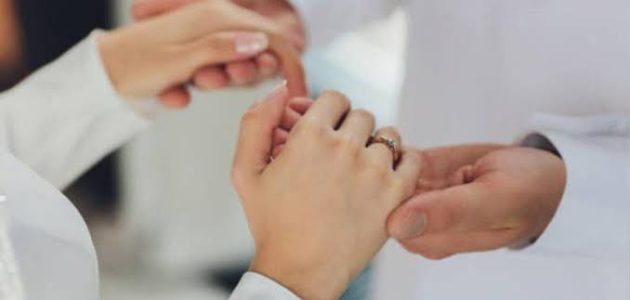 ما تفسير حلم رؤية زواج المتزوجة مره ثانيه من زوجها ؟ إليك 5 تفسيرات قيّمة 1 4AED8E08 10D5 42DE AEBA 4C22832EC91B