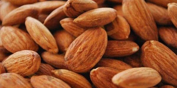 ما تفسير رؤية أكل اللوز في المنام 1 تفسير أكل اللوز في المنام