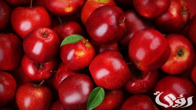 تفسير حلم إعطاء التفاح في المنام للعزباء