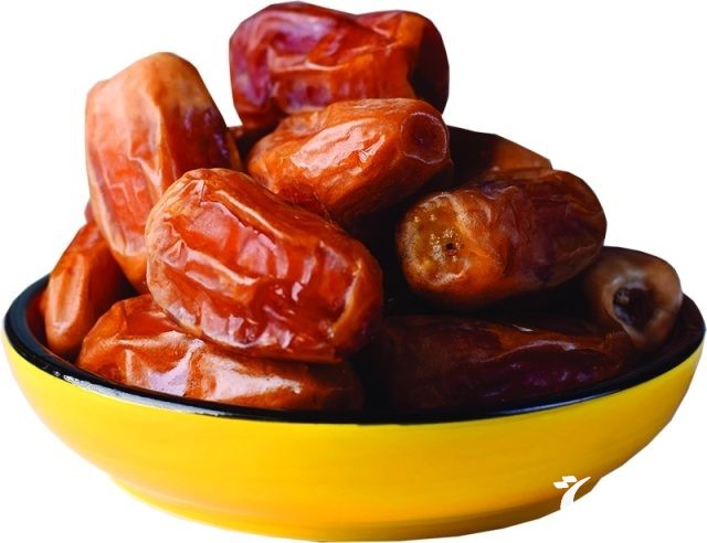 تفسير حلم أكل التمر في المنام للعزباء
