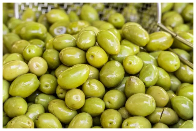 تفسير حلم أكل الزيتون في المنام