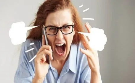 ما تفسير حلم رؤية اتصال شخص متخاصم معه