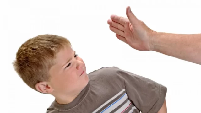 تفسير حلم ضرب الأم لابنها في المنام