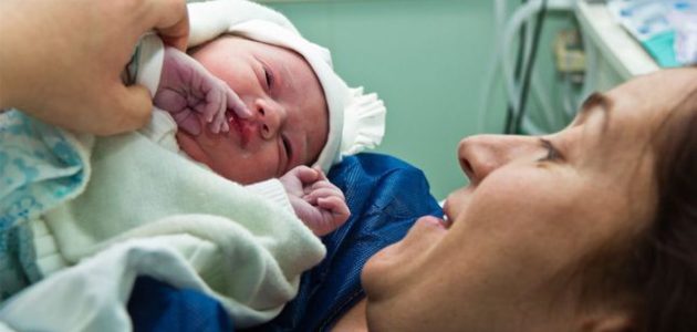 تفسير حلم رؤية الولادة بولد بدون ألم للمتزوجة 1 تفسير حلم الولادة بولد بدون ألم للمتزوجة