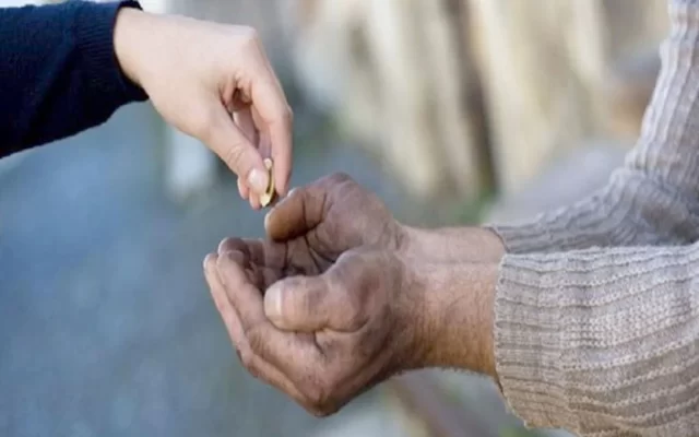 اذاعة مدرسية عن مساعدة المحتاجين