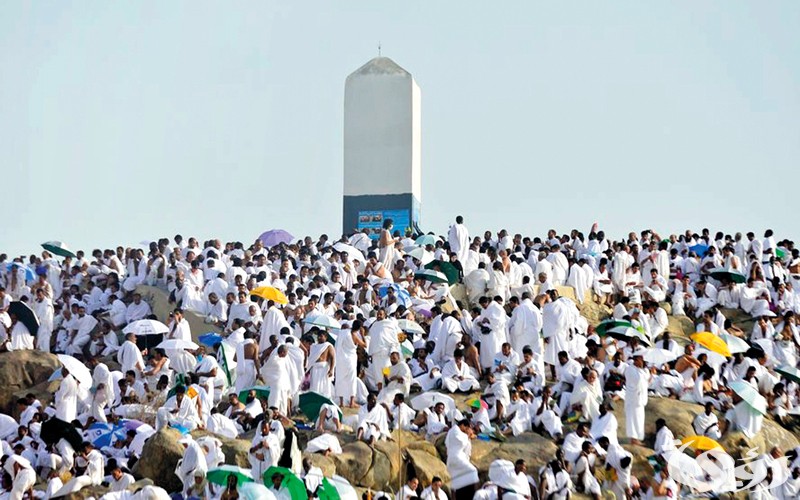 تفسير رؤية الميت على جبل عرفات في المنام