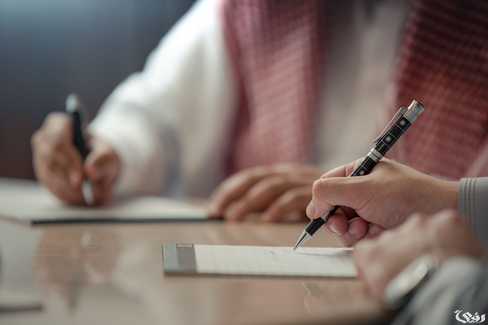 كم راتب المحامي في السعودية بالريال