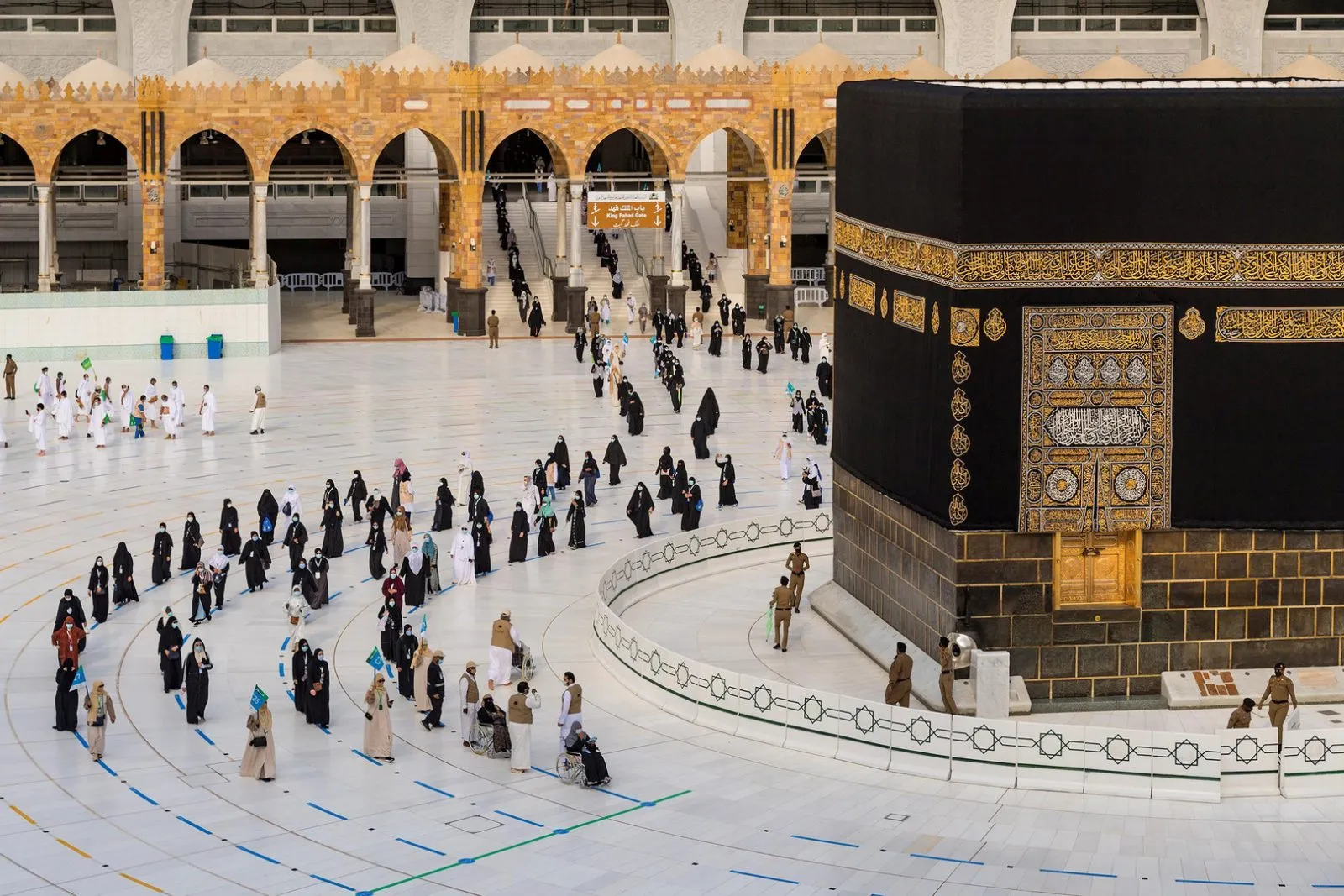 شؤون الأئمة والمؤذنين تنشر جدول أئمة الحرم المكي هذا الاسبوع 1447 في العشر الأواخر