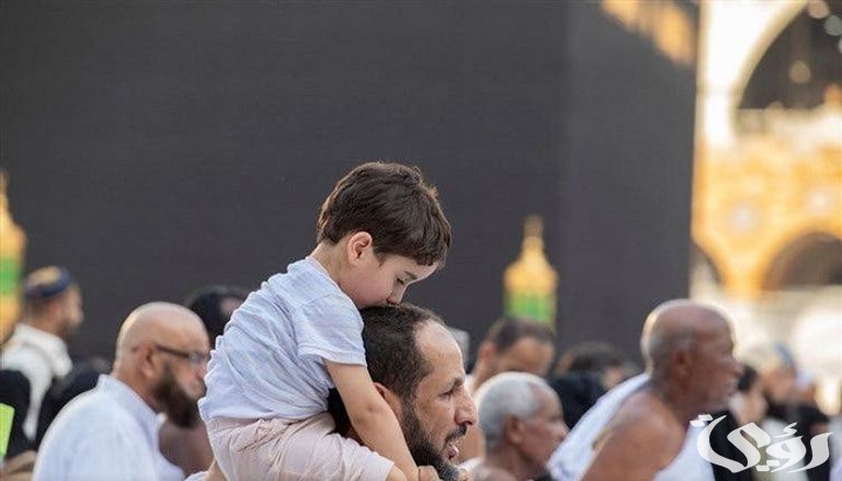 هل يسمح باصطحاب الأطفال في العمرة؟.. “وزارة العمرة والحج” تجيب