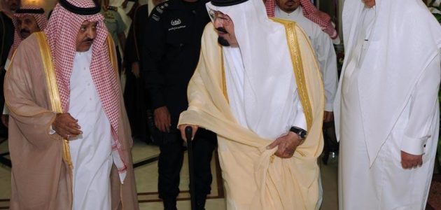 الديوان الملكي "يتابع حالة الملك سلمان الصحية" ويؤكد استكمال الفحوصات الطبية في قصر السلام بجدة 1 الديوان الملكي: استكمل خادم الحرمين الشريفين الفحوصات الطبية التي أجريت في العيادات الملكية في قصر السلام بجدة