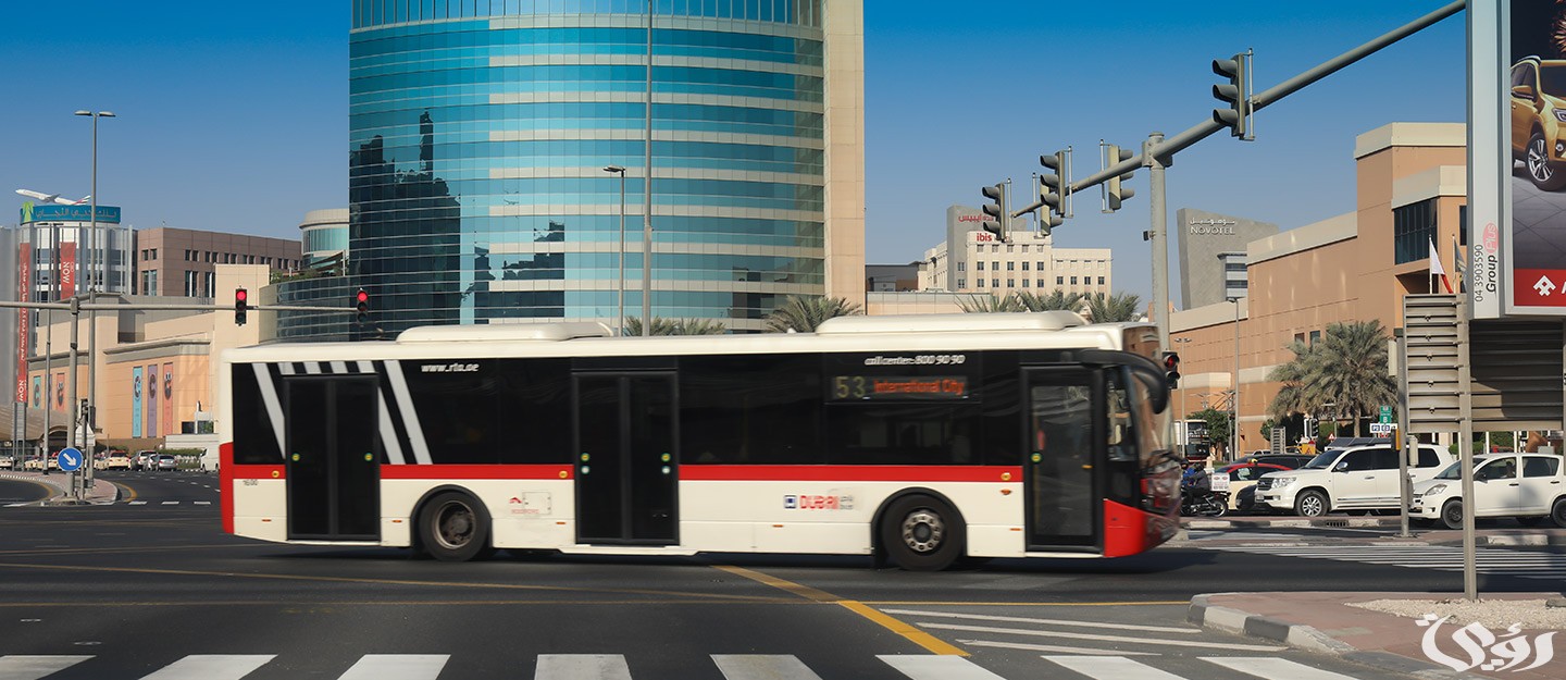 شرطة دبي تعلق رحلات الحافلات في دبي مؤقتًا بسبب الامطار