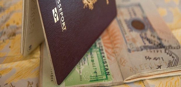 هل يمكن استخراج تأشيرة خروج وعودة وباقي شهر على انتهاء جواز السفر؟.. أبشر تجيب 1 هل يمكن استخراج تأشيرة خروج وعودة وباقي شهر على انتهاء جواز السفر