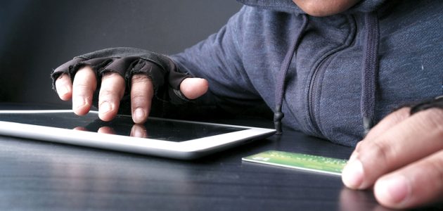 "حكومة الإمارات" تحذر من عقود العمل الوهمية والنصابين 1 الحكومة الإماراتية تحذر الباحثين عن عمل من عقود العمل الوهمية