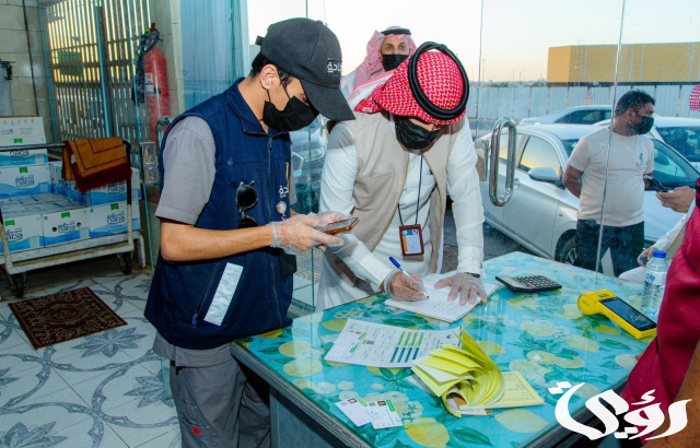 أمانة تبوك تكثف جولاتها الرقابية على المنشآت الخاضعة للاشتراطات البلدية