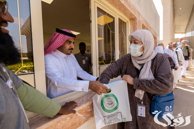 الحجاج يزورون مجمع الملك فهد لطباعة المصحف الشريف