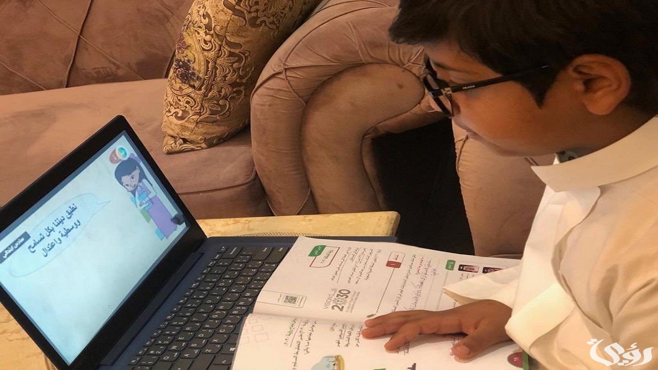 رغمًا عن القرار.. مدارس أهلية تستمر في حجز شهادات الطلاب لتعثر أولياء الأمور في سداد الرسوم