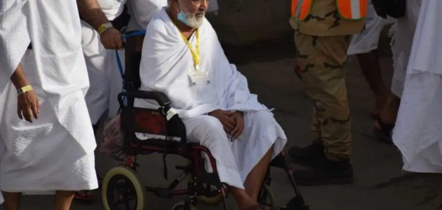 "وزارة الحج": الخط الساخن ينقذ حياة "حاج إيراني" من جلطة قلبية حادة في الحرم 1 الخط الساخن ينقذ حياة "حاج إيراني" من جلطة قلبية حادة بمكة
