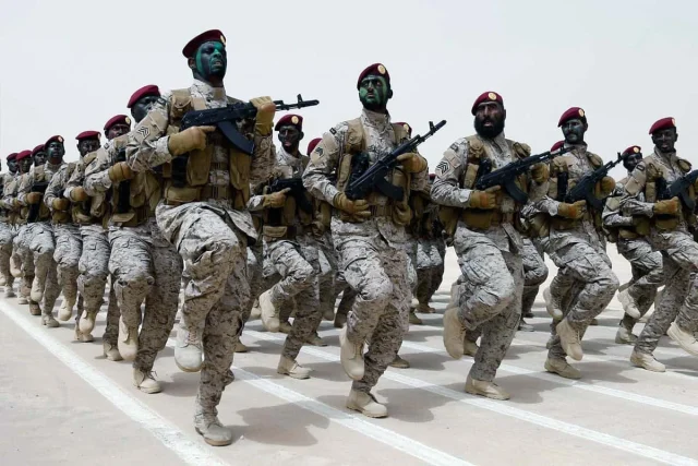 كم الراتب الاساسي للافراد العسكريين في السعودية
