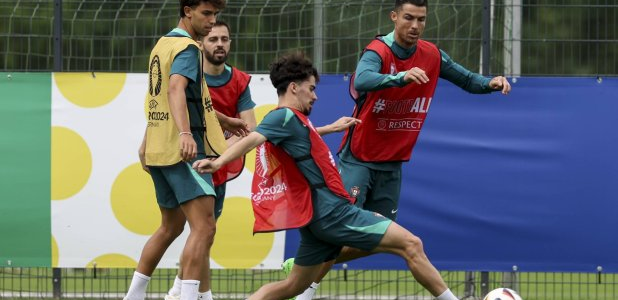 البرتغال تتطلع للثأر من سلوفينيا والمضي قدمًا في اليورو 1 رونالدو ورفاقه يتطلعون للثأر من سلوفينيا والمضي قدماً