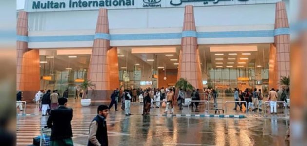 اعتقال 8 باكستانيات متجهات إلى السعودية للتسول 1 اعتقال 8 مسافرات باكستانيات متجهات إلى السعودية للتسول