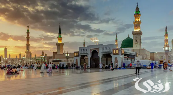 المعتمرين يتوافدون إلى زيارة المسجد النبوي مع انطلاق موسم العمرة