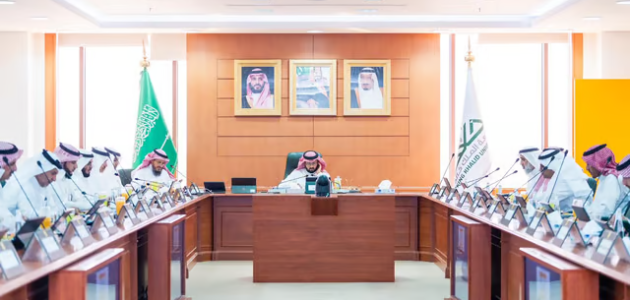 "مجلس جامعة الملك خالد" يعلن تقويم العام الجامعي الجديد 1447 1 "مجلس جامعة الملك خالد" يقر تقويم العام الجامعي 1446 وعددًا من التوصيات