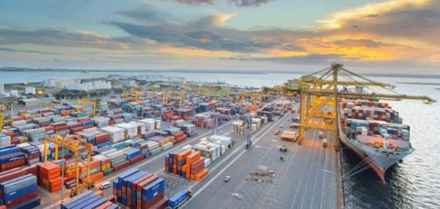 ميناء الملك عبد العزيز يعلن ارتفاع بنسبة 38% من إجمالي الحاويات الصادرة والواردة 1 ميناء الملك عبد العزيز: ارتفاع إجمالي الحاويات الصادرة والواردة بنسبة 37.40%