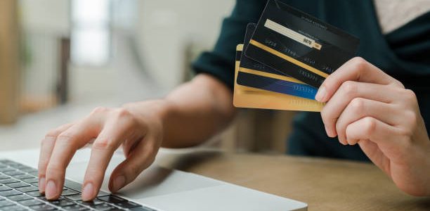 شروط فتح حساب بنكي بدون إقامة في السعودية "لغير المقيمين" 1 أليك 8 شروط لـ فتح حساب بنكي بدون إقامة في السعودية
