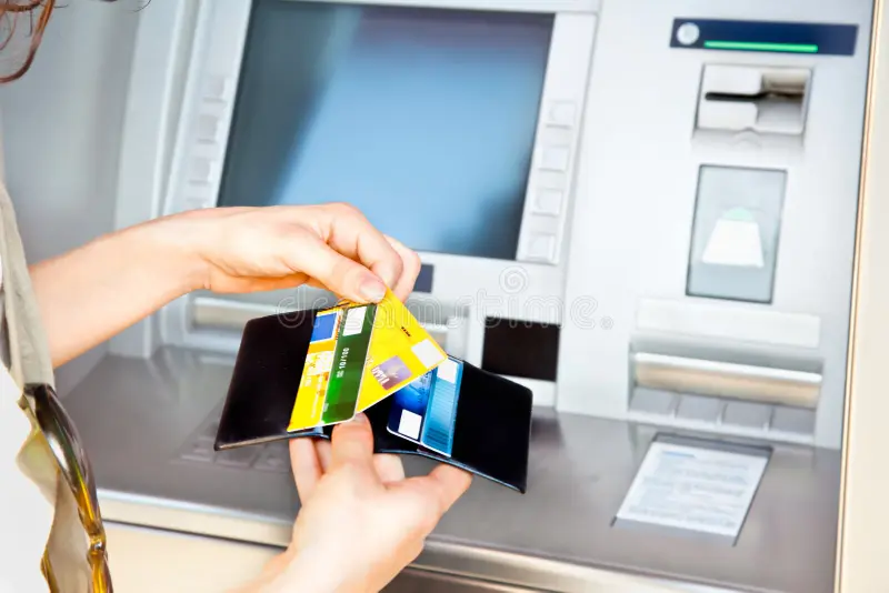 رسوم السحب النقدي من الفيزا atm في مصر