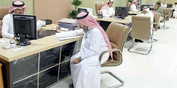 "وزارة العمل" تحدد خطوات تجديد رخص العمل للوافدين 1 طريقة تجديد رخص العمل للوافدين