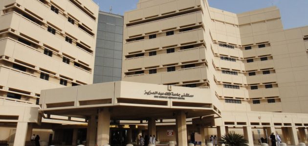 موعد فتح باب القبول والتسجيل في جامعة الملك عبد العزيز 1447 1 فتح باب القبول والتسجيل في جامعة الملك عبد العزيز