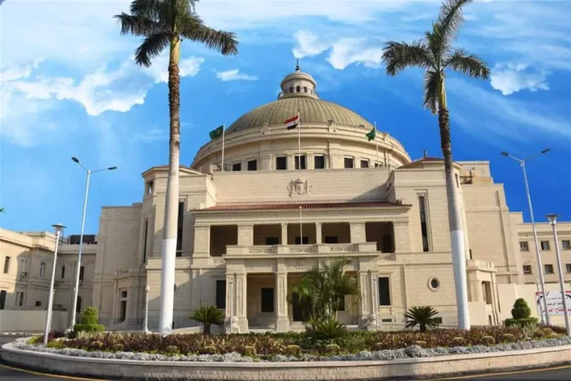 مصاريف و شروط القبول في جامعة القاهرة كلية الطب للوافدين 2026 مصاريف و شروط القبول في جامعة القاهرة كلية الطب للوافدين 2026