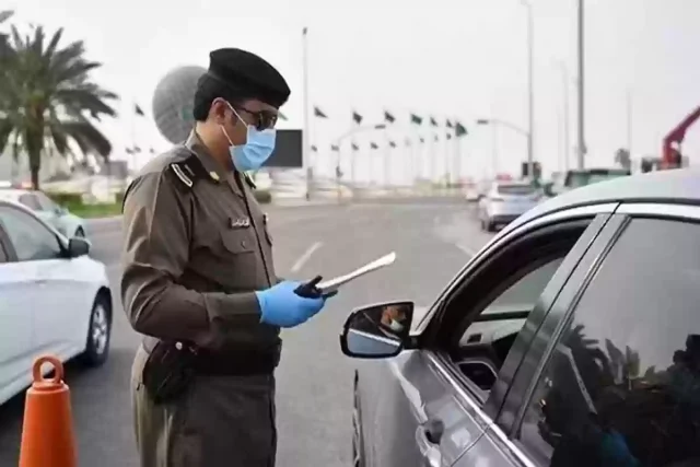 المخالفات المرورية في الرياض.. جزاءات وغرامات مالية هدفها التقليل من وقوع الحوادث والحفاظ على سلامة المواطنين المخالفات المرورية في الرياض.. جزاءات وغرامات مالية هدفها التقليل من وقوع الحوادث والحفاظ على سلامة المواطنين