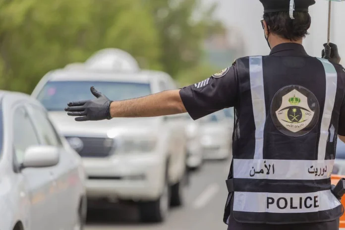 الداخلية السعودي تعلن عن مخالفة مرورية تصل الى 150 ريال