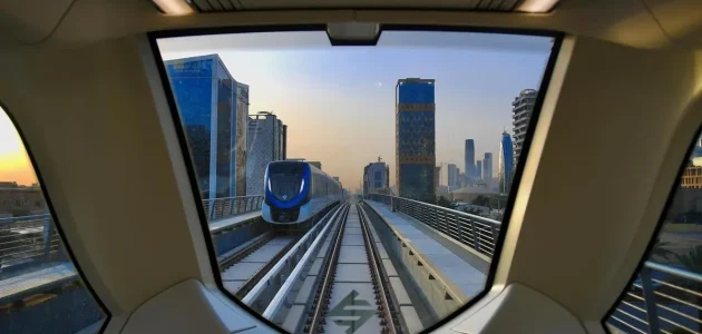 بطول 176 كيلو متر.. السعودية تعلن تشغيل المسارين الأحمر والأخضر لقطار الرياض 1 بطول 176 كيلو متر.. تشغيل المسارين الأحمر والأخضر للقطار في المملكة بدءً من الغد