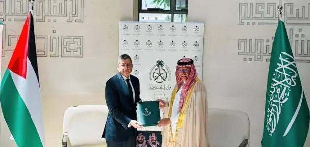 السعودية تقدم دعمًا ماليًا جديدًا لفلسطين بقيمة 30 مليون دولار: خطوة تاريخية تعزز العلاقات بين البلدين 1 السعودية تقدم دعمًا ماليًا جديدًا لفلسطين بقيمة 30 مليون دولار: خطوة تاريخية تعزز العلاقات بين البلدين