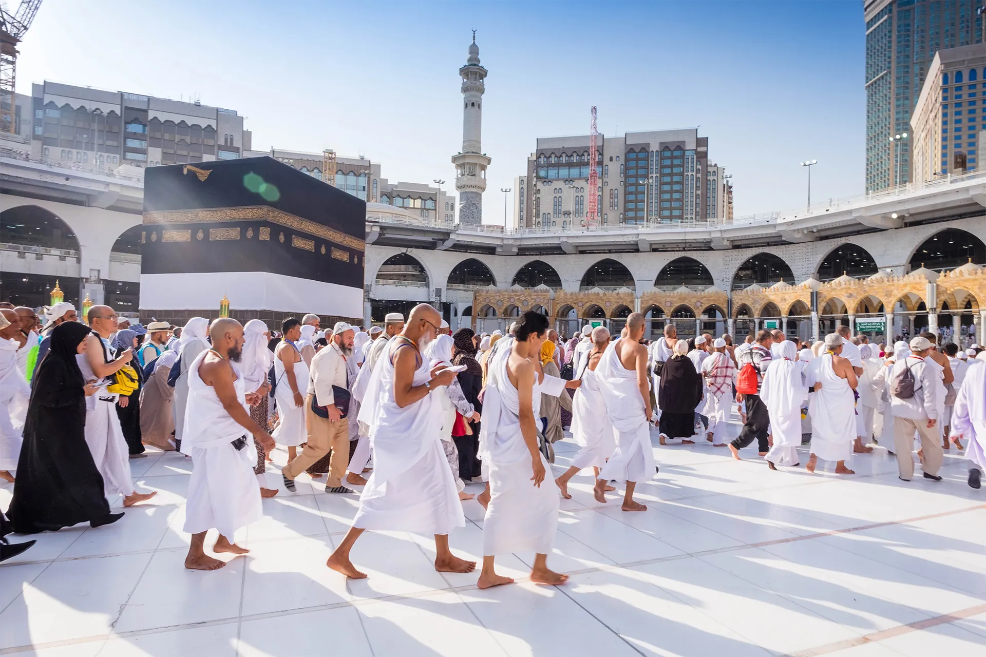 "أكثر من 45 ألف حاج إيراني يعودون إلى بلادهم بعد أداء المناسك في السعودية: تسهيلات جديدة تسهم في نجاح الرحلة"