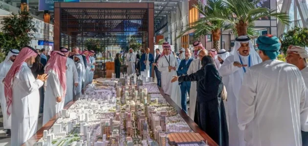 <p><strong>"صفقة تاريخية: أم القرى للتنمية تبيع أرضًا في مشروع مسار بـ68 مليون دولار!"</strong></p> 1 "صفقة تاريخية: أم القرى للتنمية تبيع أرضًا في مشروع مسار بـ68 مليون دولار!"