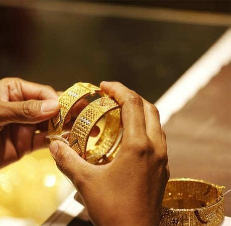 أسعار الذهب في السعودية تسجل ارتفاعًا ملحوظًا اليوم الثلاثاء 10-6-2025: عيار 21 يصل إلى 350.75 ريال في نهاية التعاملات 5 أسعار الذهب في السعودية تسجل ارتفاعًا ملحوظًا اليوم الثلاثاء 10-6-2025: عيار 21 يصل إلى 350.75 ريال في نهاية التعاملات