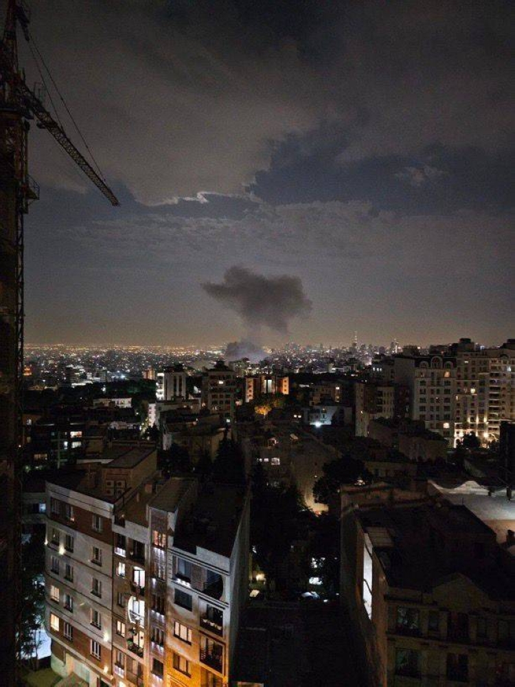 إسرائيل تعلن حالة الطوارئ بعد هجوم مفاجئ على إيران: تفاصيل جديدة تثير القلق في المنطقة 5 إسرائيل تعلن حالة الطوارئ بعد هجوم مفاجئ على إيران: تفاصيل جديدة تثير القلق في المنطقة