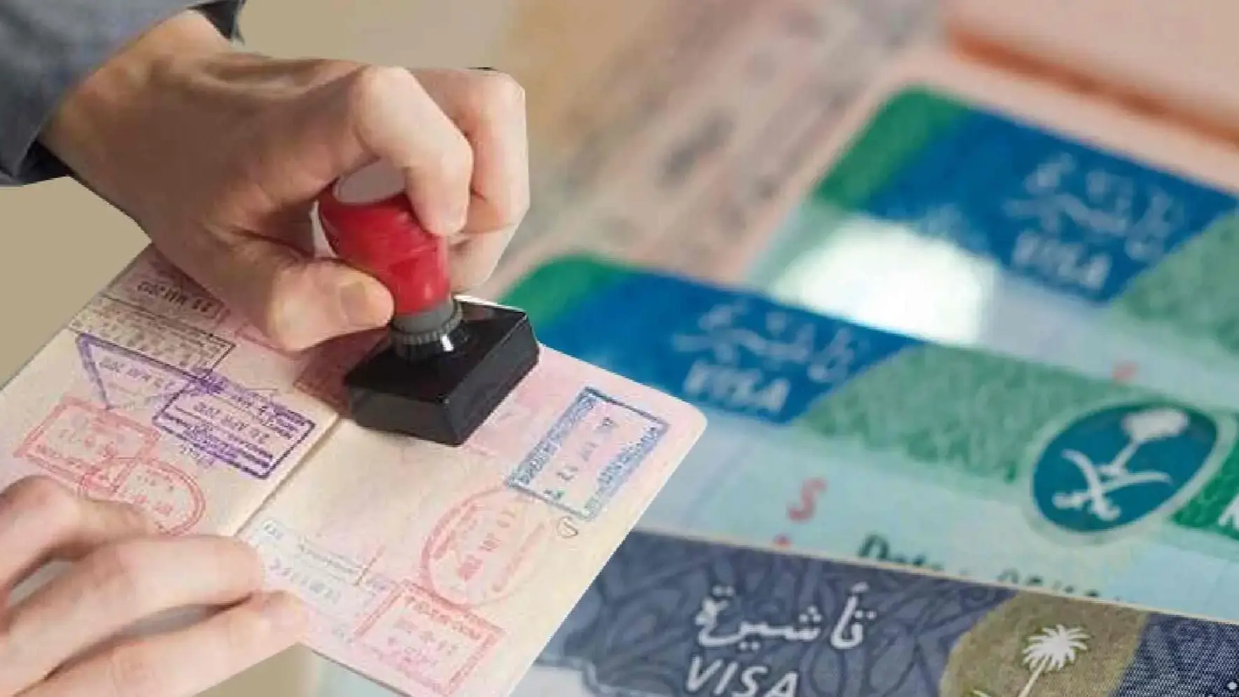 الجوازات السعودية تكشف عن شروط تجديد هوية مقيم للعمالة المنزلية والتجارية: كل ما تحتاج معرفته!