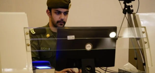 <p><strong>الجوازات السعودية تُعلن بدء تمديد تأشيرات الزيارة للمغادرة النهائية اعتبارًا من الخميس 1 محرم 1447 – تفاصيل حصرية!</strong></p> 1 الجوازات السعودية تُعلن بدء تمديد تأشيرات الزيارة للمغادرة النهائية اعتبارًا من الخميس 1 محرم 1447 – تفاصيل حصرية!