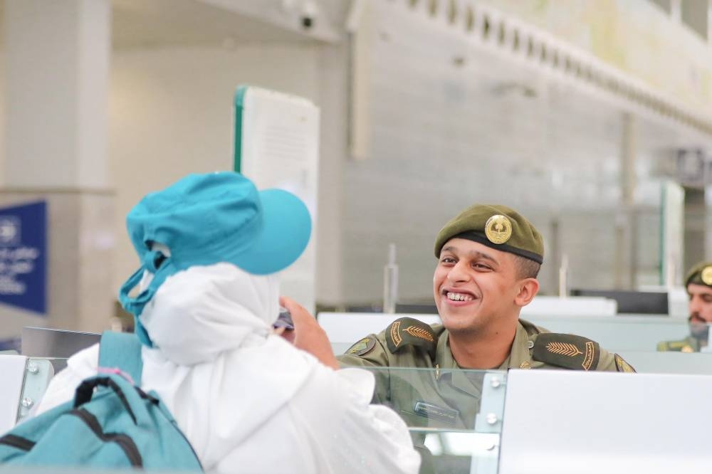 «الجوازات» تُكمل استعداداتها لمغادرة أولى رحلات الحجاج من مطار جدة: تفاصيل مهمة للمسافرين 5 «الجوازات» تُكمل استعداداتها لمغادرة أولى رحلات الحجاج من مطار جدة: تفاصيل مهمة للمسافرين