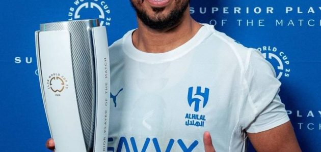 الدوسري يتألق مع الهلال في كأس السوبر: لحظات مثيرة تلهب حماس الجماهير! 1 الدوسري يتألق مع الهلال في كأس السوبر: لحظات مثيرة تلهب حماس الجماهير!
