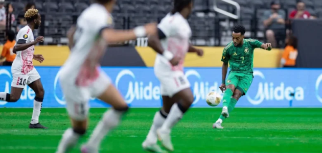 السعودية تتأهل لربع نهائي الكأس الذهبية بتعادل مثير: لحظة تاريخية في عالم كرة القدم! 1 السعودية تتأهل لربع نهائي الكأس الذهبية بتعادل مثير: لحظة تاريخية في عالم كرة القدم!