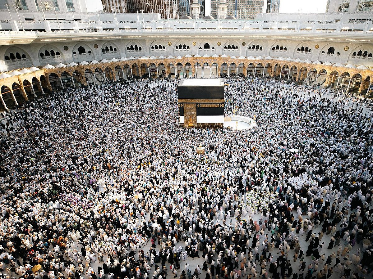 السعودية تعلن استئناف إصدار تأشيرات العمرة بدءًا من 10 يونيو: تفاصيل هامة للمسافرين 1 السعودية تعلن استئناف إصدار تأشيرات العمرة بدءًا من 10 يونيو: تفاصيل هامة للمسافرين